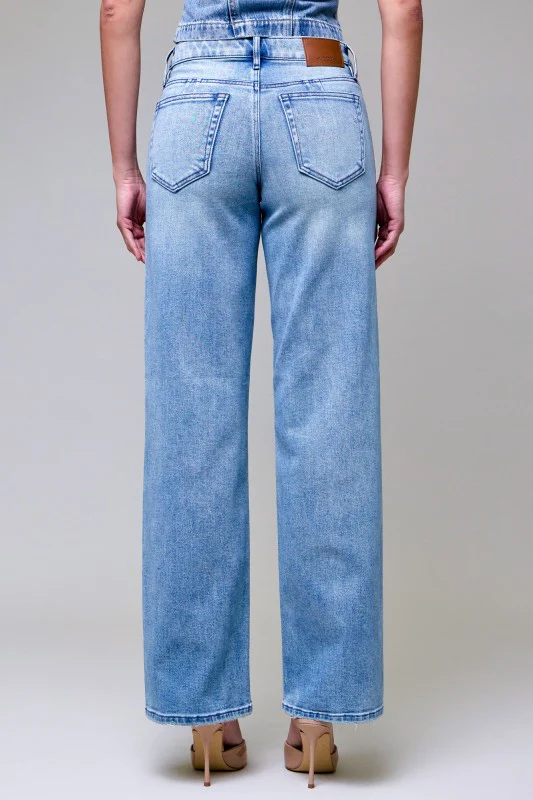 Hidden Logan Mid Rise Relaxed Jeans – Vintage Light Wash - Image 3