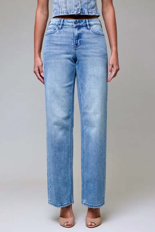 Hidden Logan Mid Rise Relaxed Jeans – Vintage Light Wash - Image 4